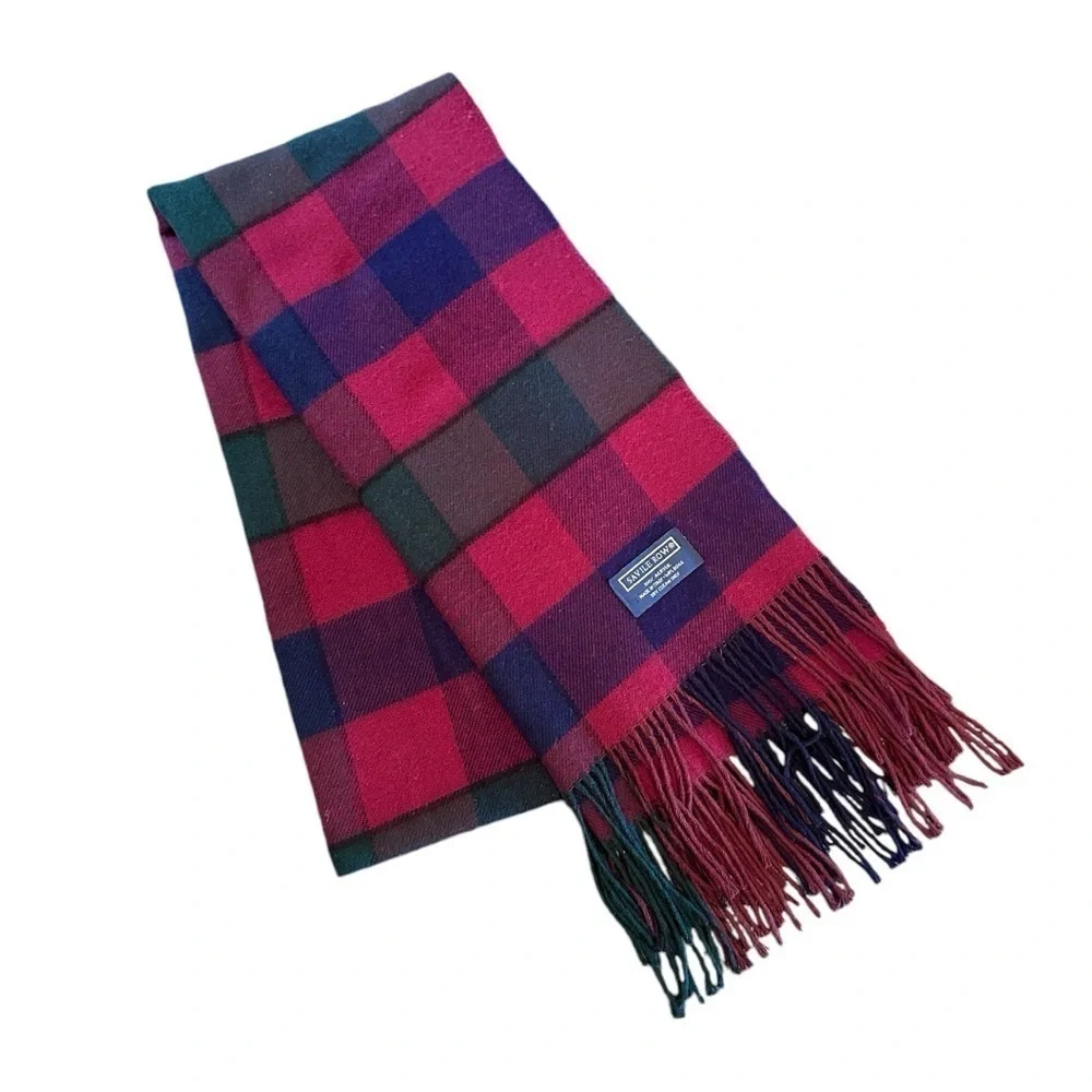 SEVILE ROW, MENS BUFFALO CHECK SCARF WITH FRINGE. 100% ACRYLIC. GREEN/RED/BLUE.